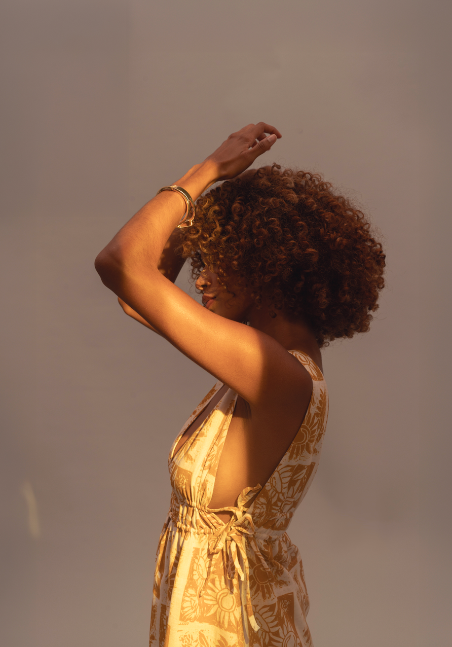 V-neck dress with a chess pattern