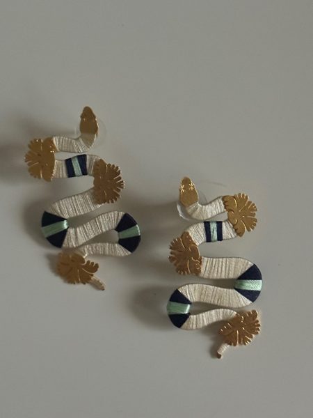 Evidennte – Aretes Serpiente Flores Blanco