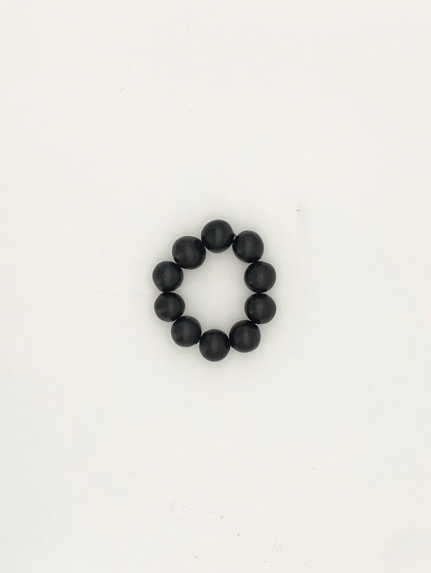 Indómita – Pulsera esferas grandes de barro negro
