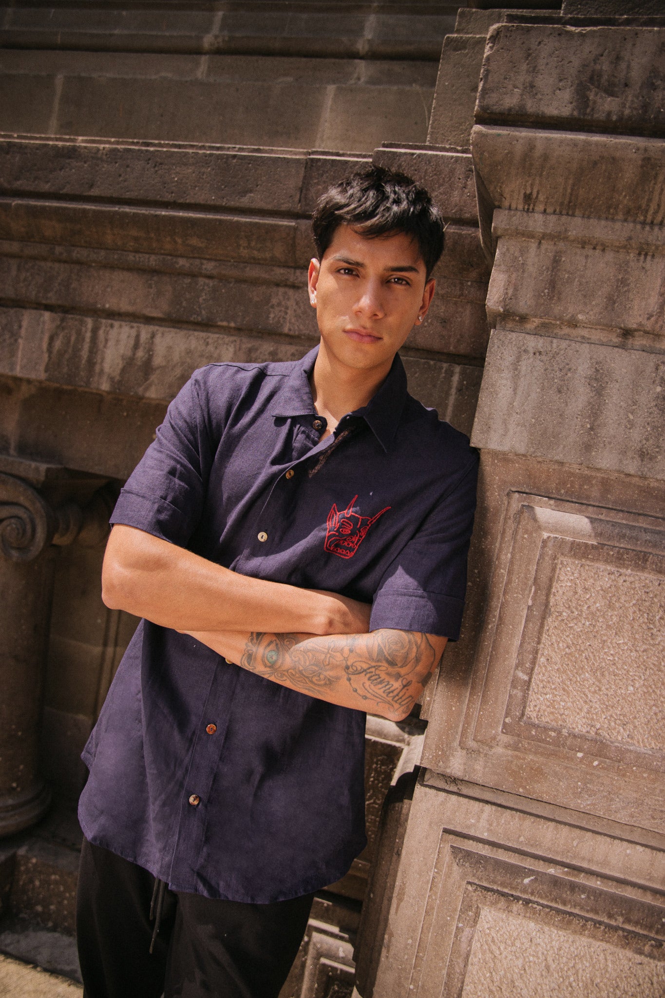 Camisa diablo bordada