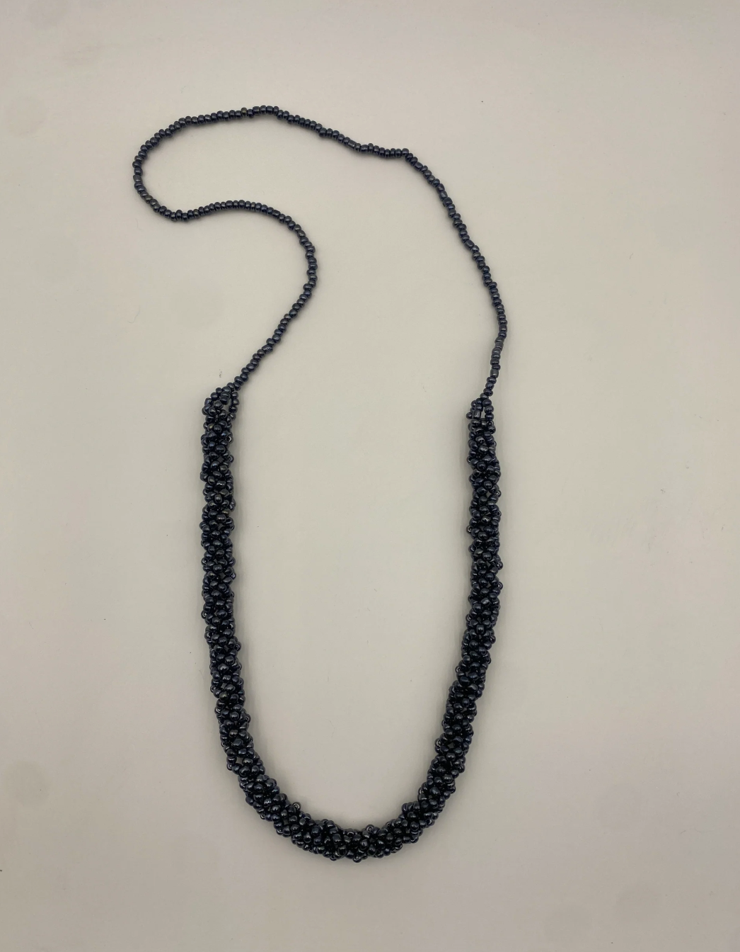 Indómita – Collar torzal grafito